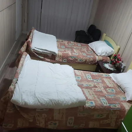 Oakland * Τίρανα