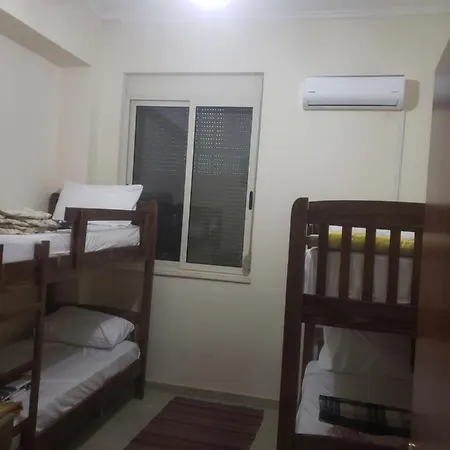 Oakland Hostel *