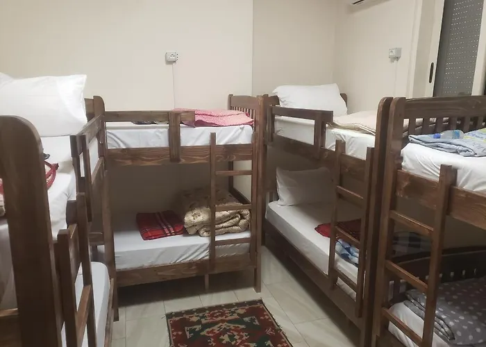 Hostel Oakland Τίρανα