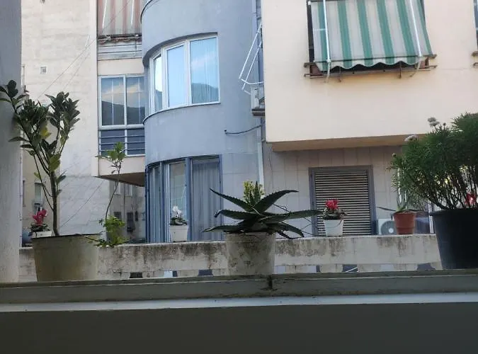 Hostel Oakland Τίρανα