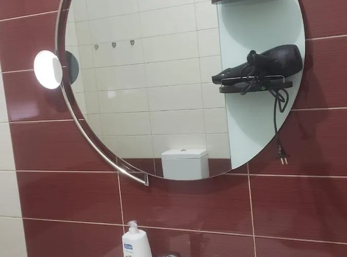 Oakland Hostel Τίρανα