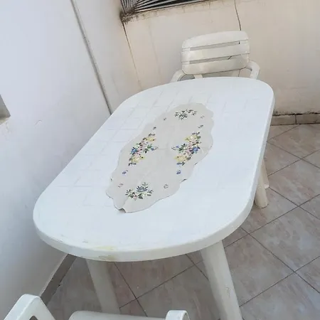 Oakland Hostel *