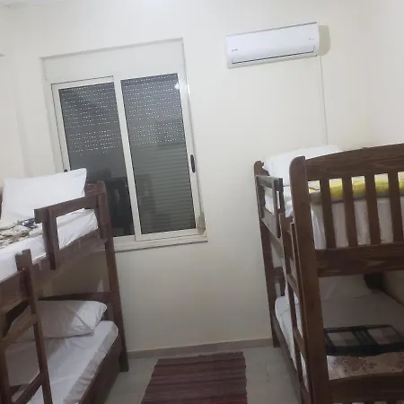 Oakland Hostel