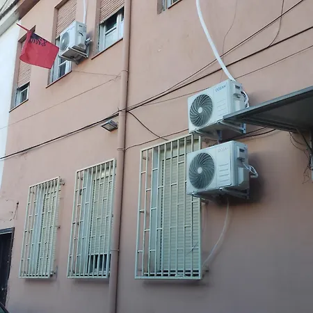 Oakland Hostel *