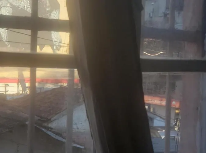 Oakland אכסניה טיראנה