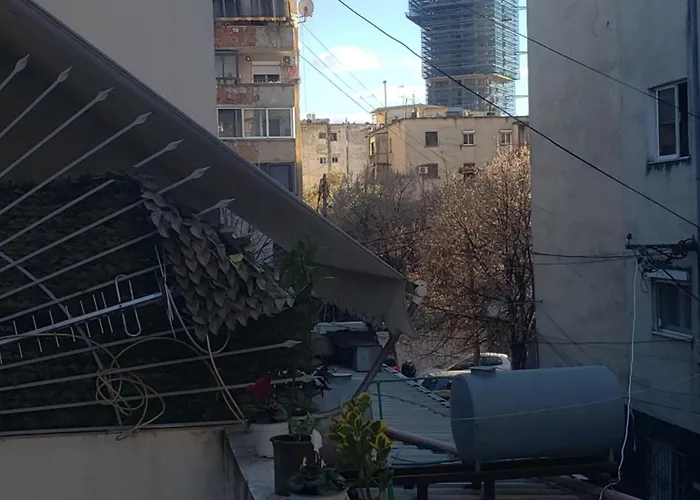 Oakland טיראנה